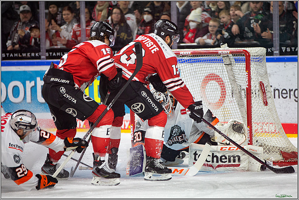 PENNY DEL; Koelner Haie- Loewen Frankfurt; Koeln, 18.12.2022